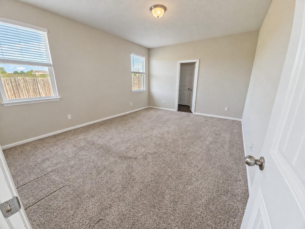 309 Naset Dr - Photo 11