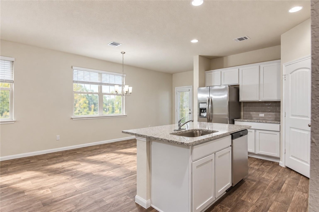 309 Naset Dr - Photo 4