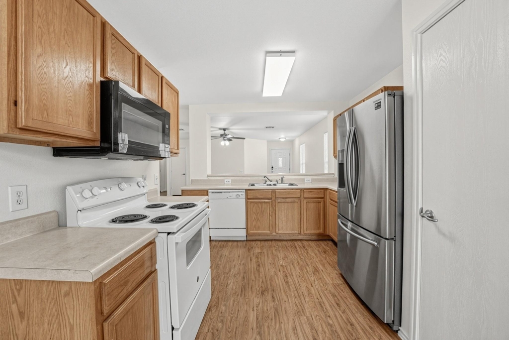 7417 Cayenne Ln - Photo 11