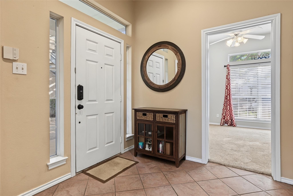 2918 Ranch Road 620 N - Photo 3
