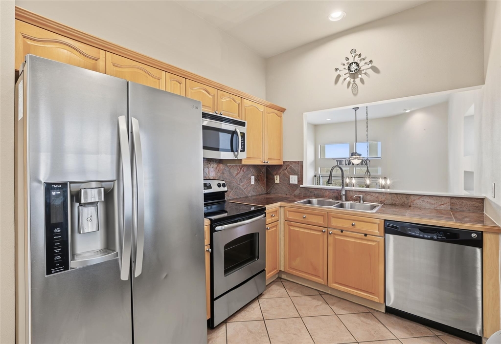 2918 Ranch Road 620 N - Photo 6