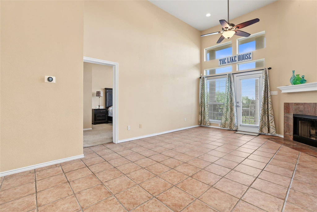2918 Ranch Road 620 N - Photo 9