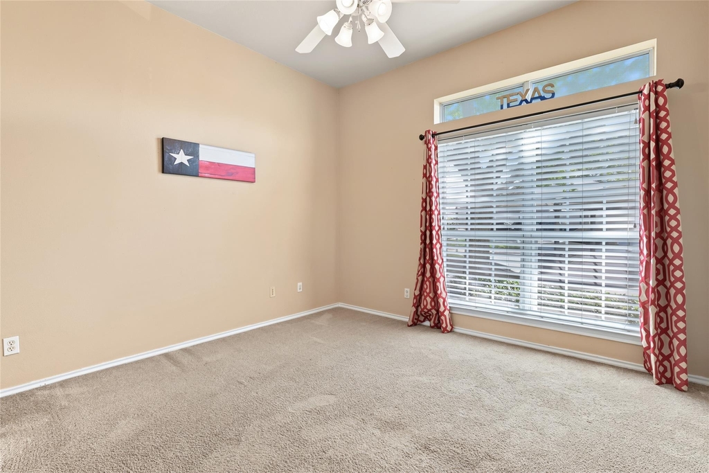 2918 Ranch Road 620 N - Photo 23