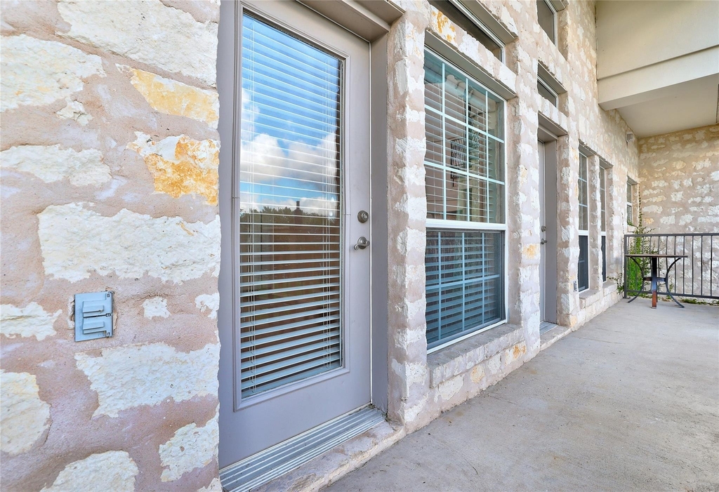 2918 Ranch Road 620 N - Photo 29