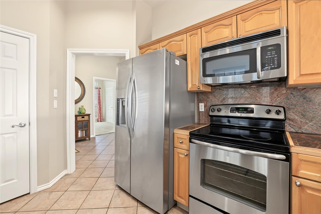 2918 Ranch Road 620 N - Photo 8