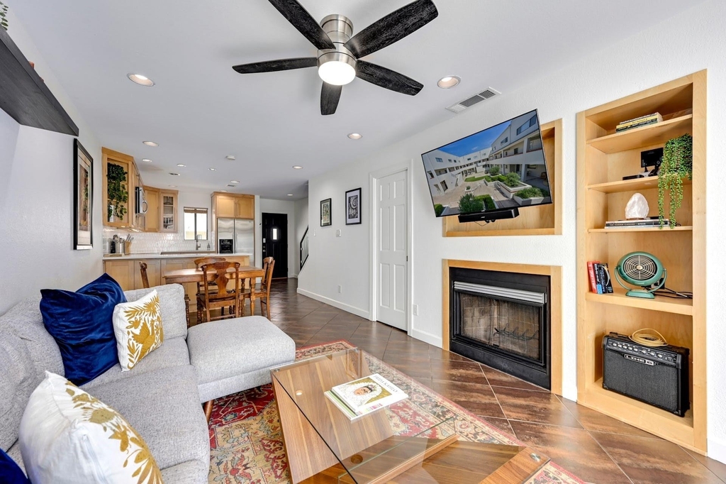 2605 Enfield Rd - Photo 8