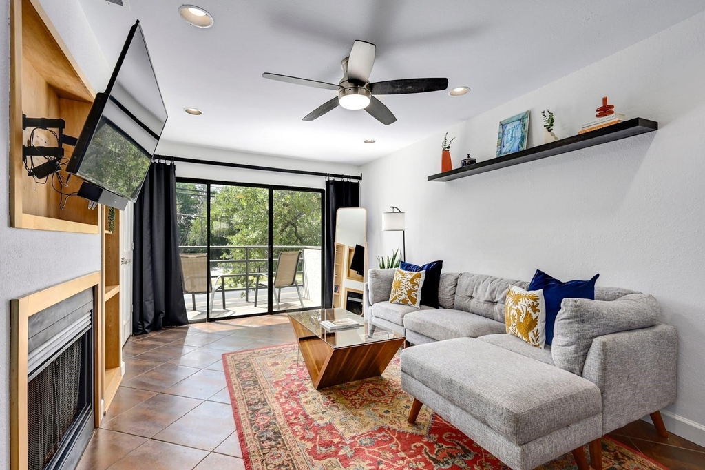 2605 Enfield Rd - Photo 6