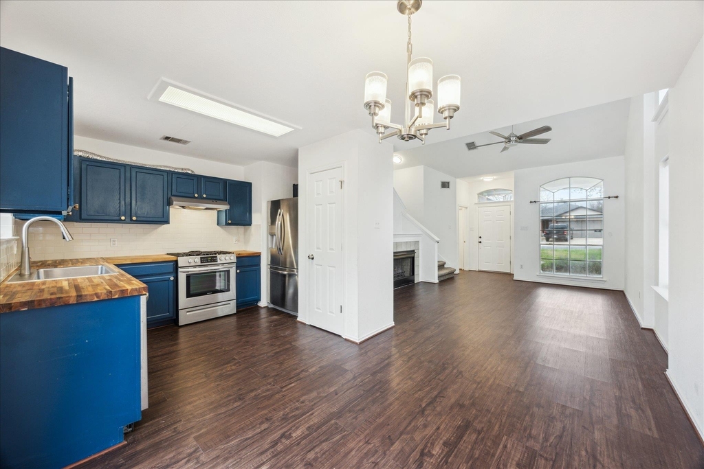 2627 Claudia Dr - Photo 2