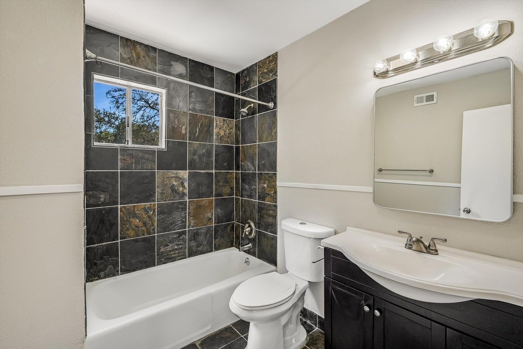 1813 Woodland Ave - Photo 13
