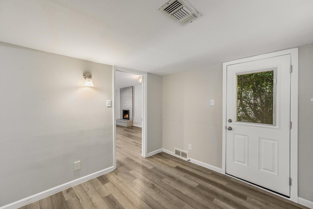 1813 Woodland Ave - Photo 10