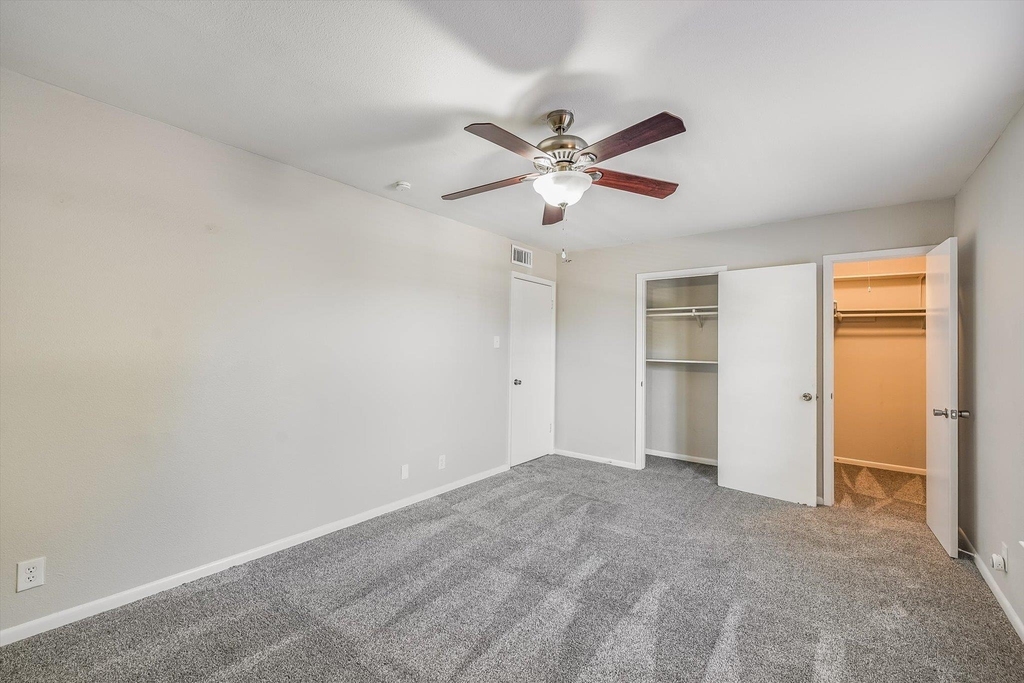 1813 Woodland Ave - Photo 12