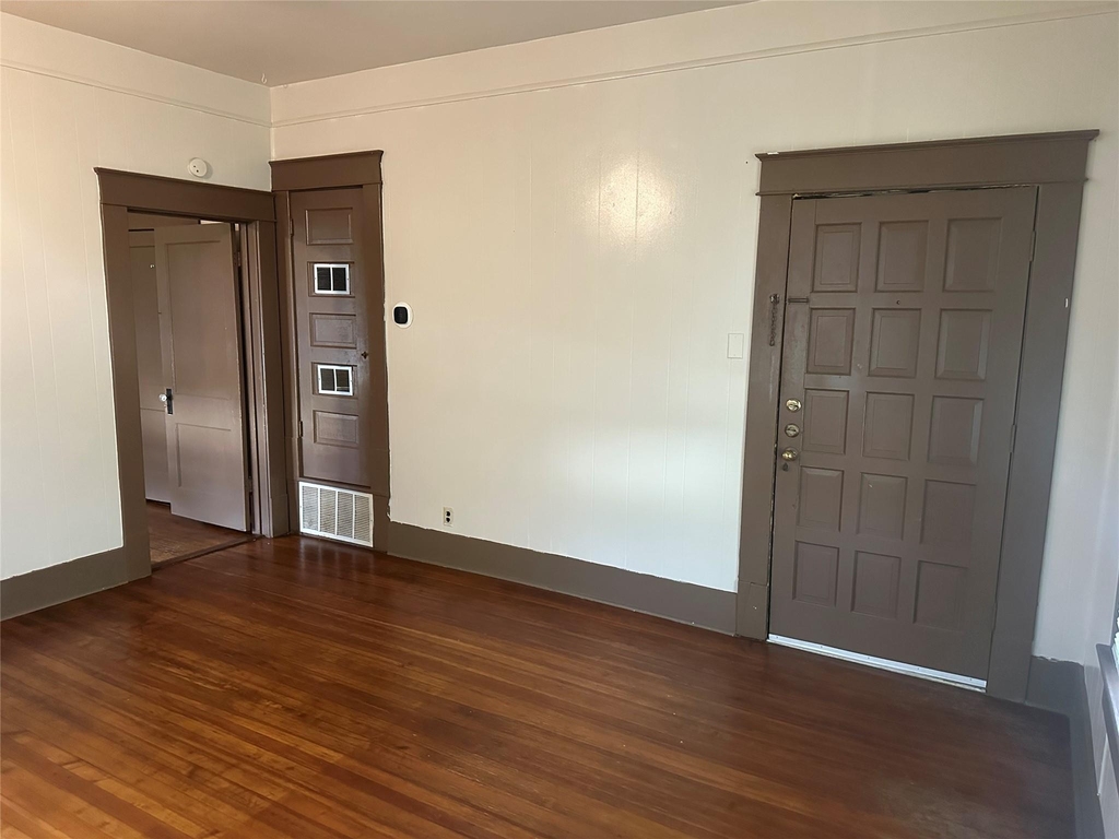 610 W Odell St - Photo 3