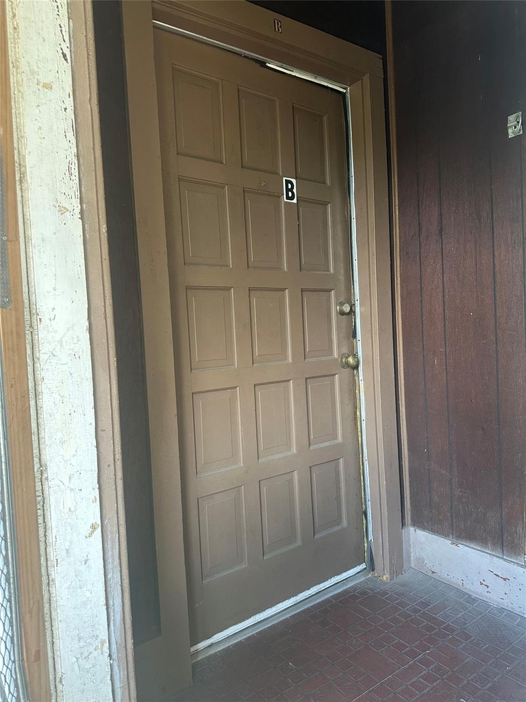 610 W Odell St - Photo 1