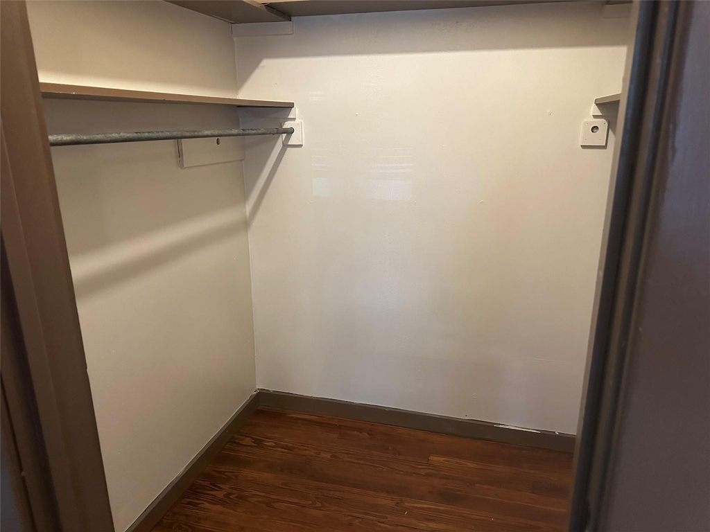 610 W Odell St - Photo 9