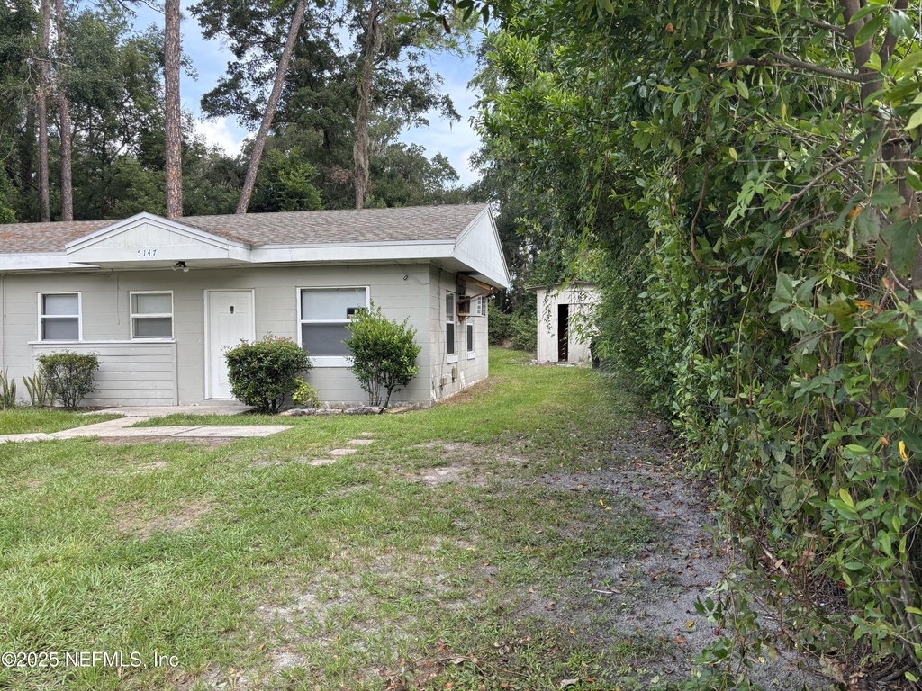 5147 107th Street - Photo 3