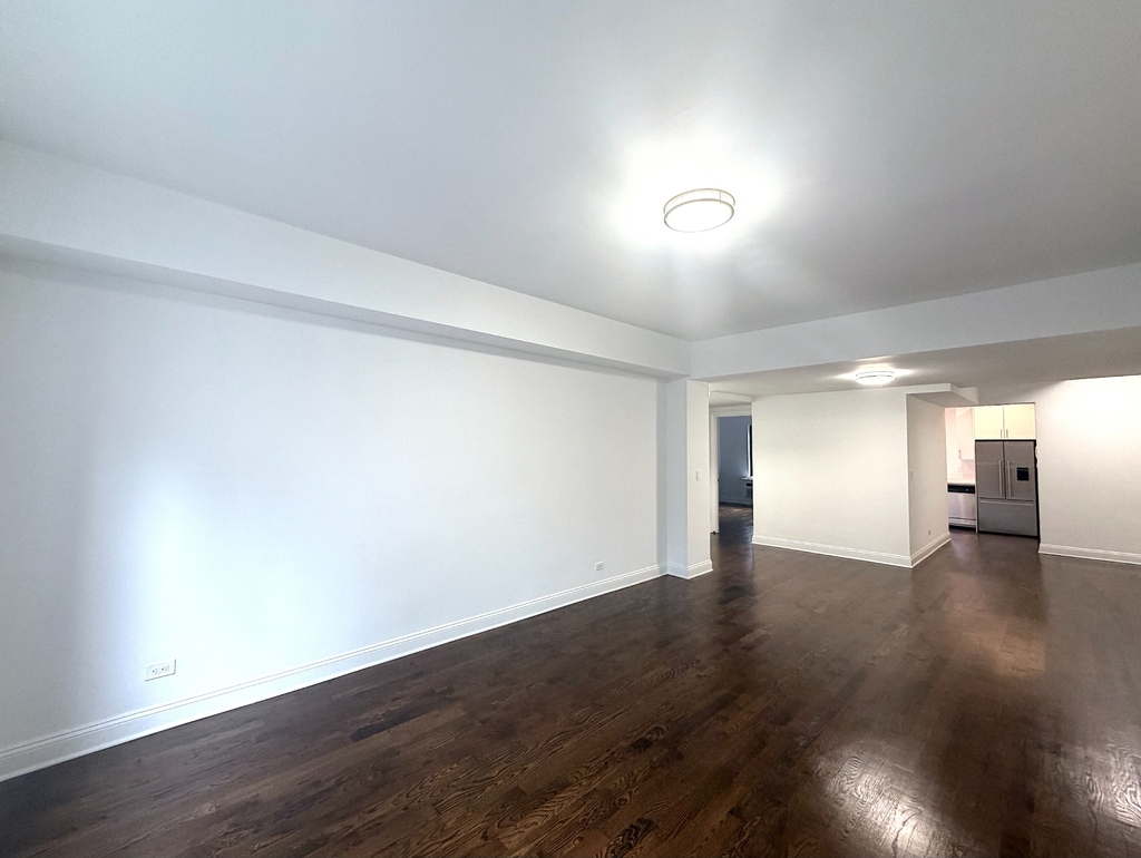 East 57th Street - Photo 0