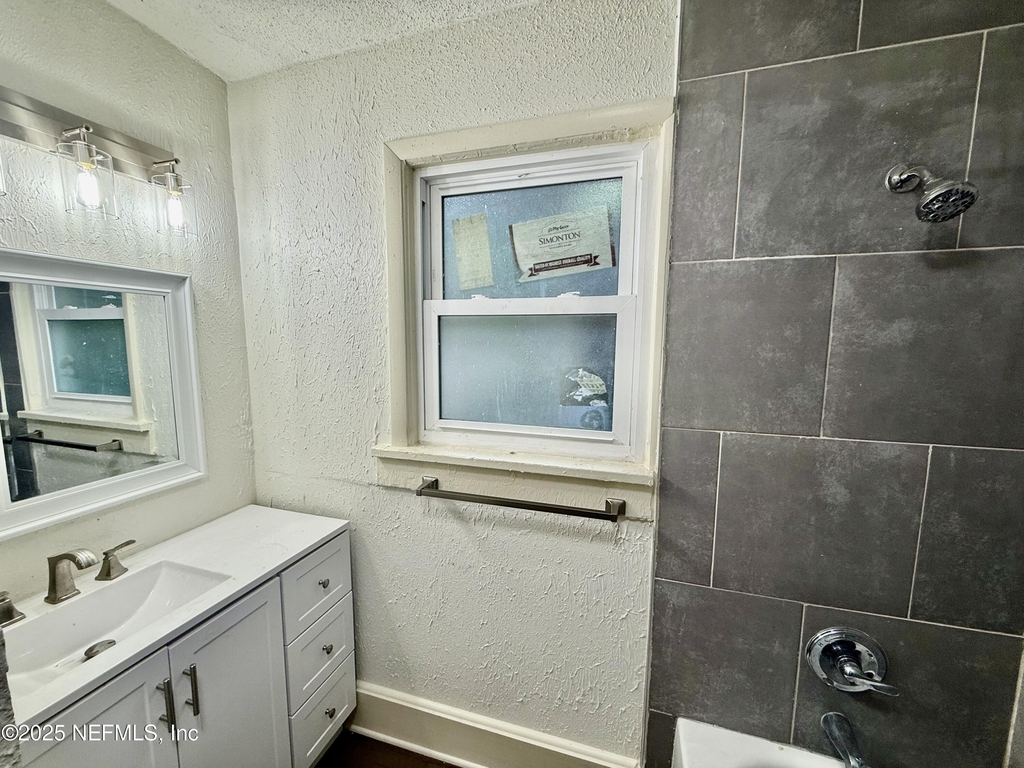 1130 E 16th Street - Photo 1