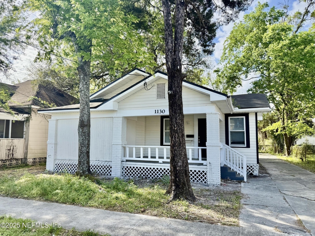 1130 E 16th Street - Photo 0