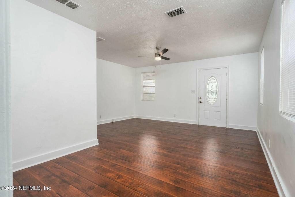 2221 Commonwealth Avenue - Photo 3