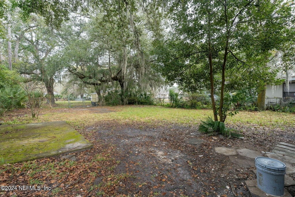 2221 Commonwealth Avenue - Photo 9