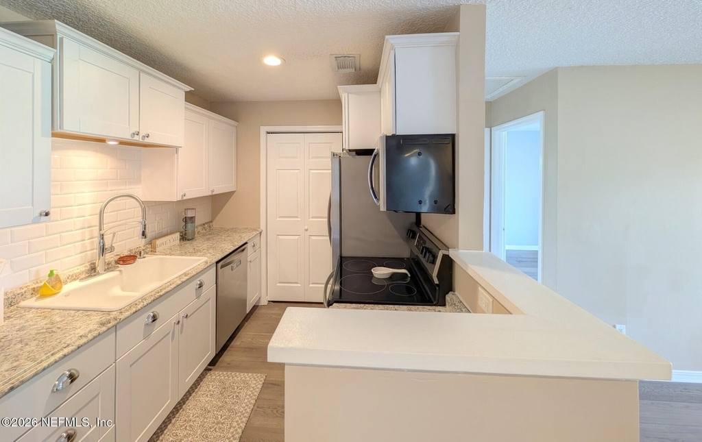10200 Belle Rive Boulevard - Photo 9