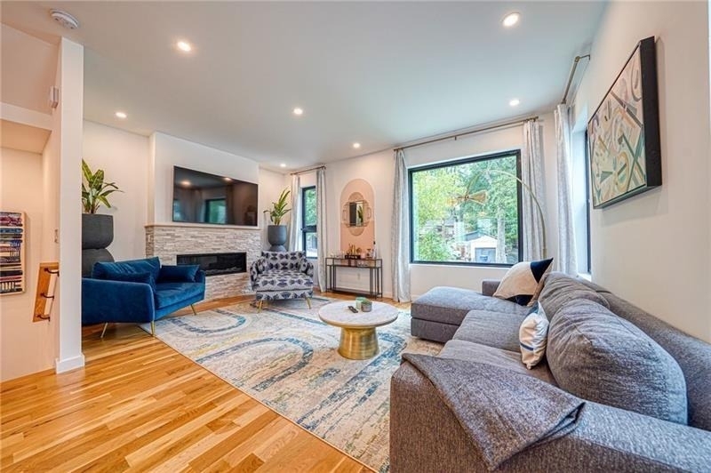 825 Barnett Street - Photo 1