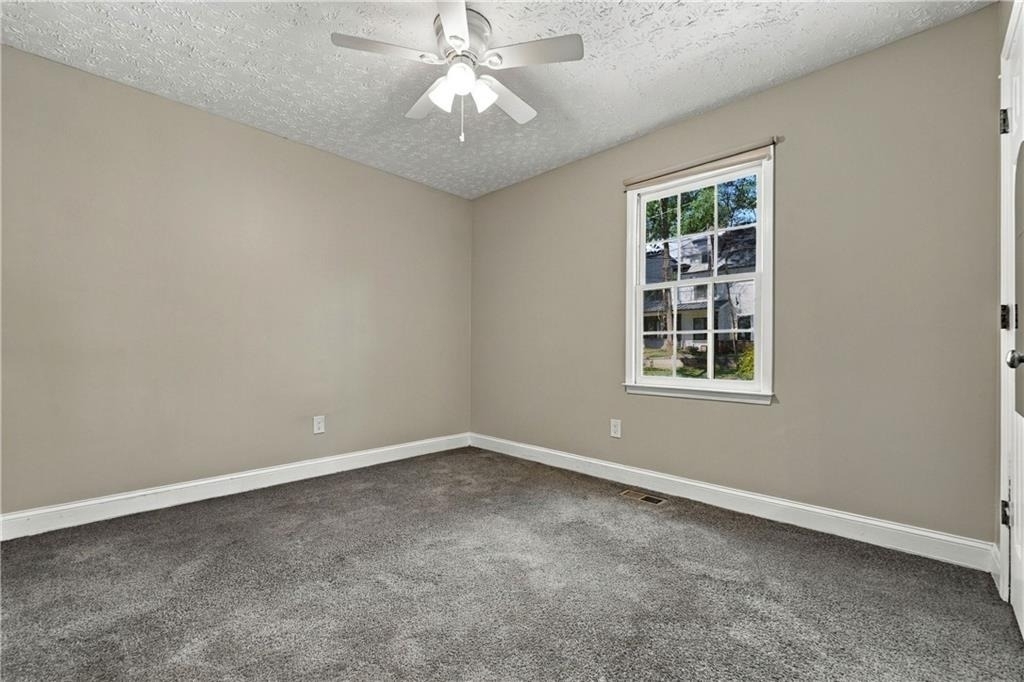 1124 Love Street Se - Photo 10