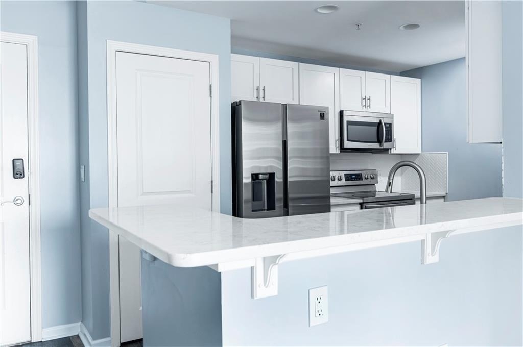 3040 Peachtree Road - Photo 7
