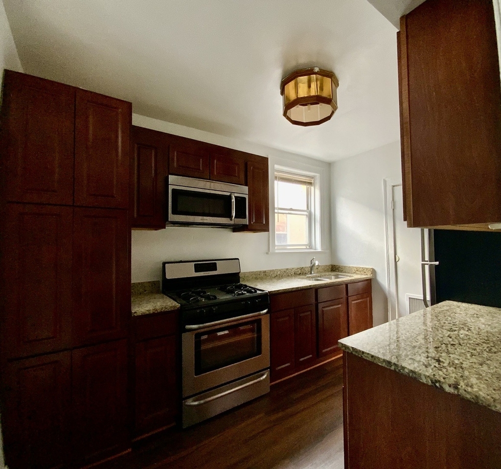 5511 W Diversey Avenue - Photo 13