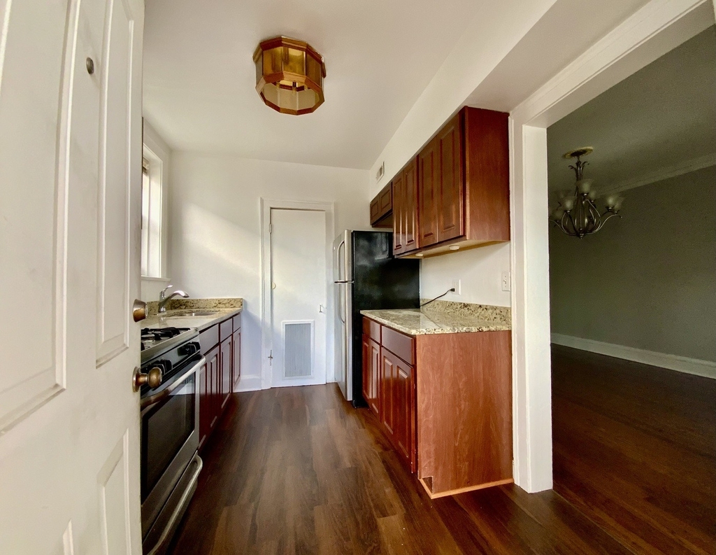 5511 W Diversey Avenue - Photo 14