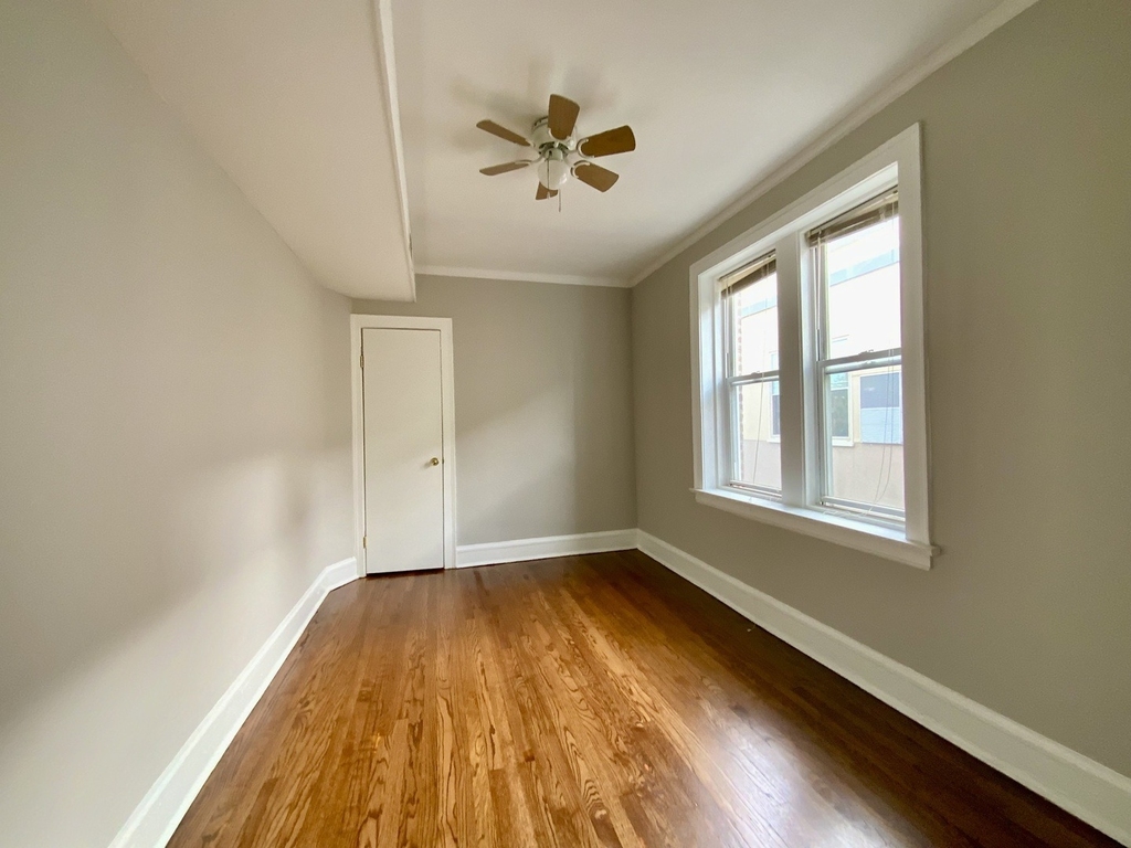 5511 W Diversey Avenue - Photo 20