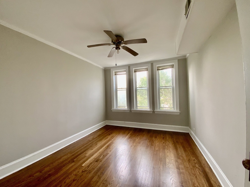 5511 W Diversey Avenue - Photo 19