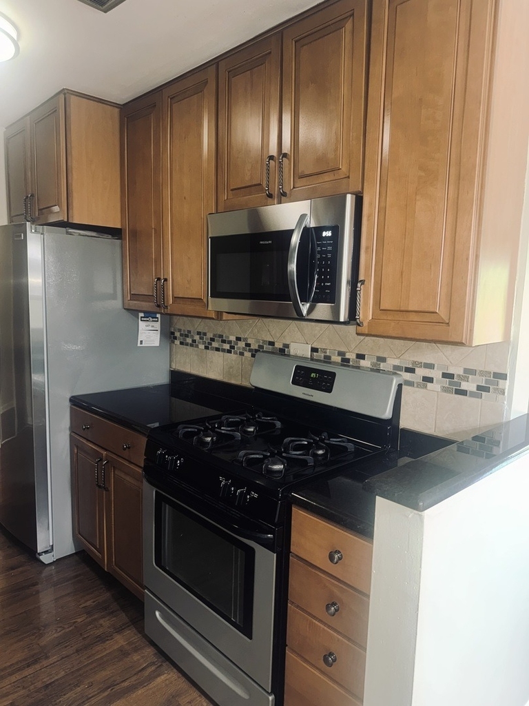 8970 N Parkside Avenue - Photo 3