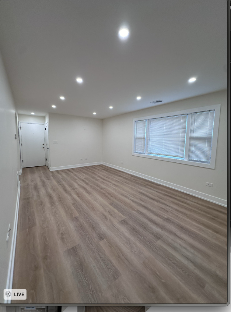8846 N Cumberland Avenue - Photo 2