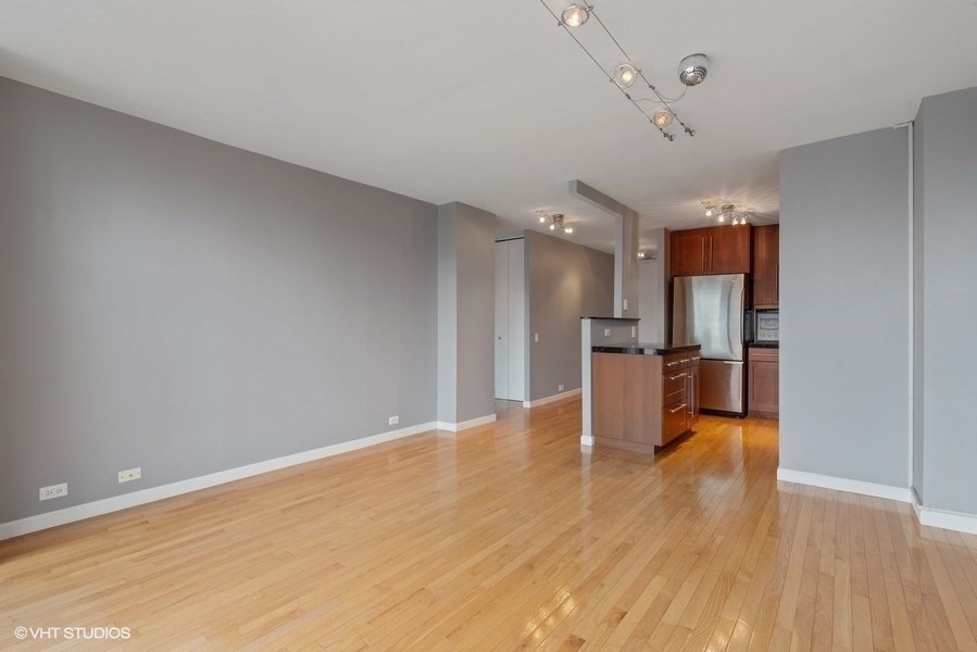 405 N Wabash Avenue - Photo 8