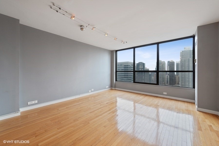 405 N Wabash Avenue - Photo 3