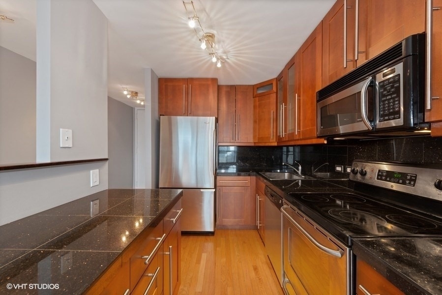 405 N Wabash Avenue - Photo 4