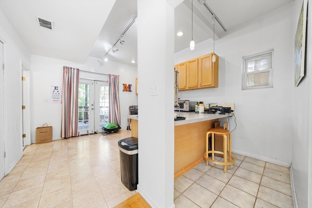 1728 N Campbell Avenue - Photo 5