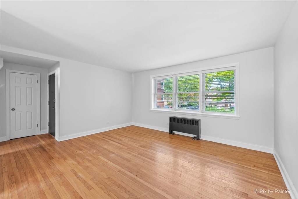 2719 W Berwyn Avenue - Photo 1