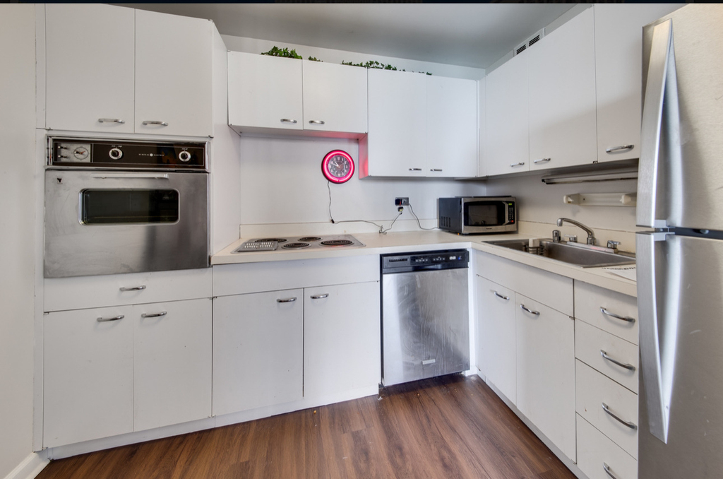 2626 N Lakeview Avenue - Photo 8