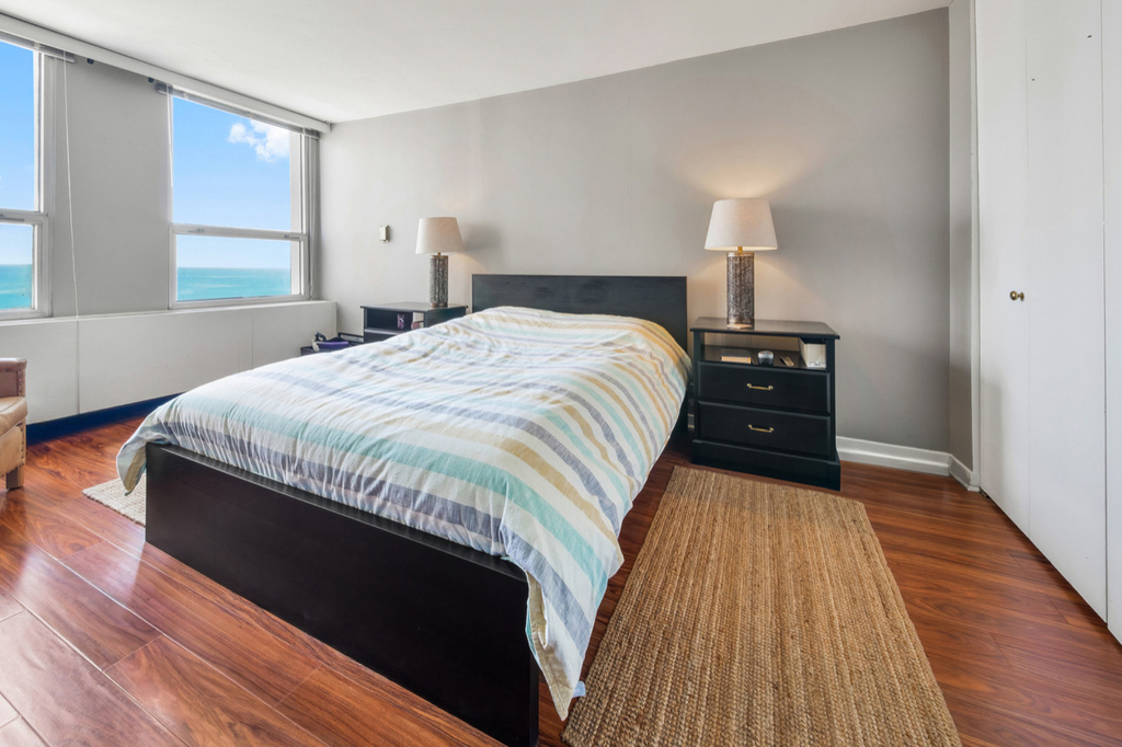 2626 N Lakeview Avenue - Photo 5