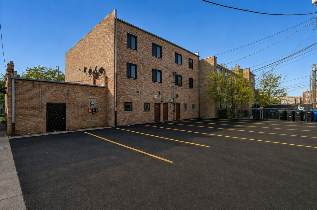 7109 N Western Avenue - Photo 20