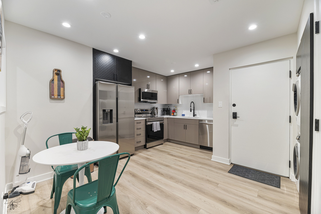 7109 N Western Avenue - Photo 8