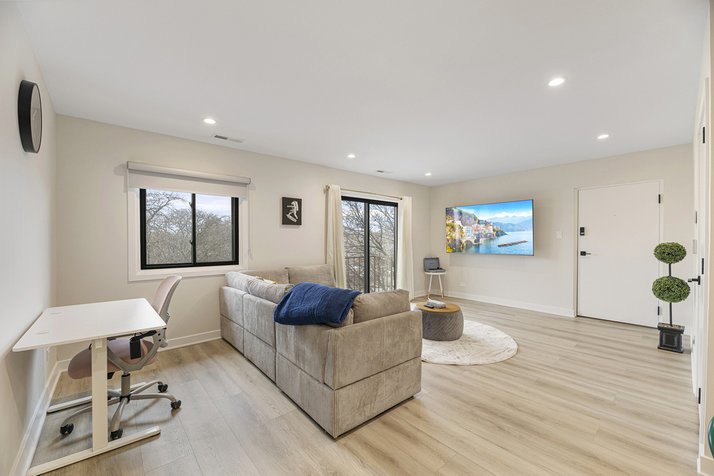 7109 N Western Avenue - Photo 4