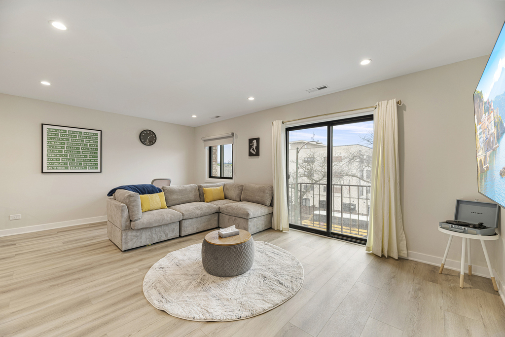 7109 N Western Avenue - Photo 2