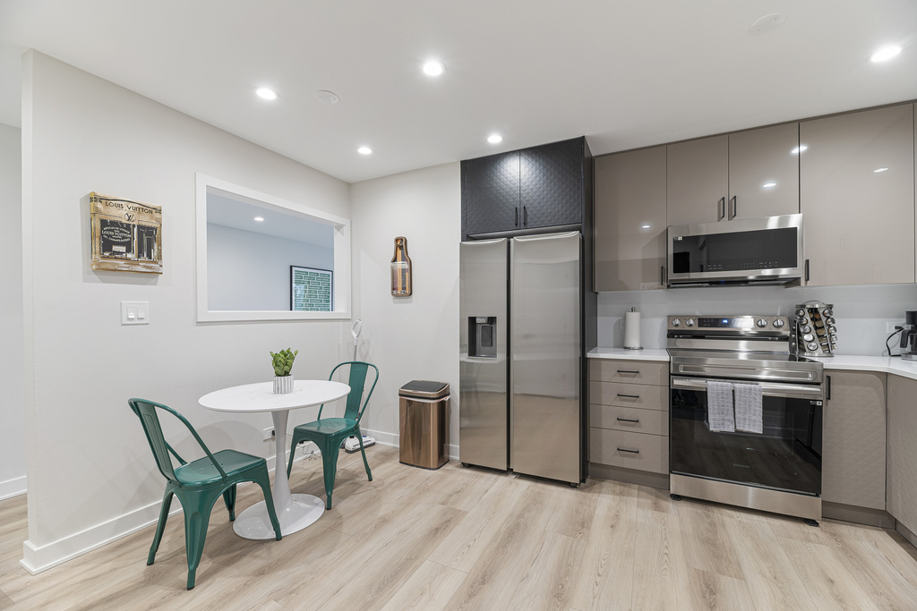 7109 N Western Avenue - Photo 9