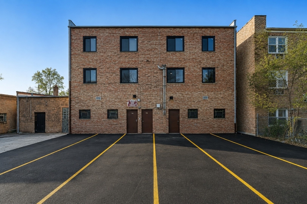 7109 N Western Avenue - Photo 19