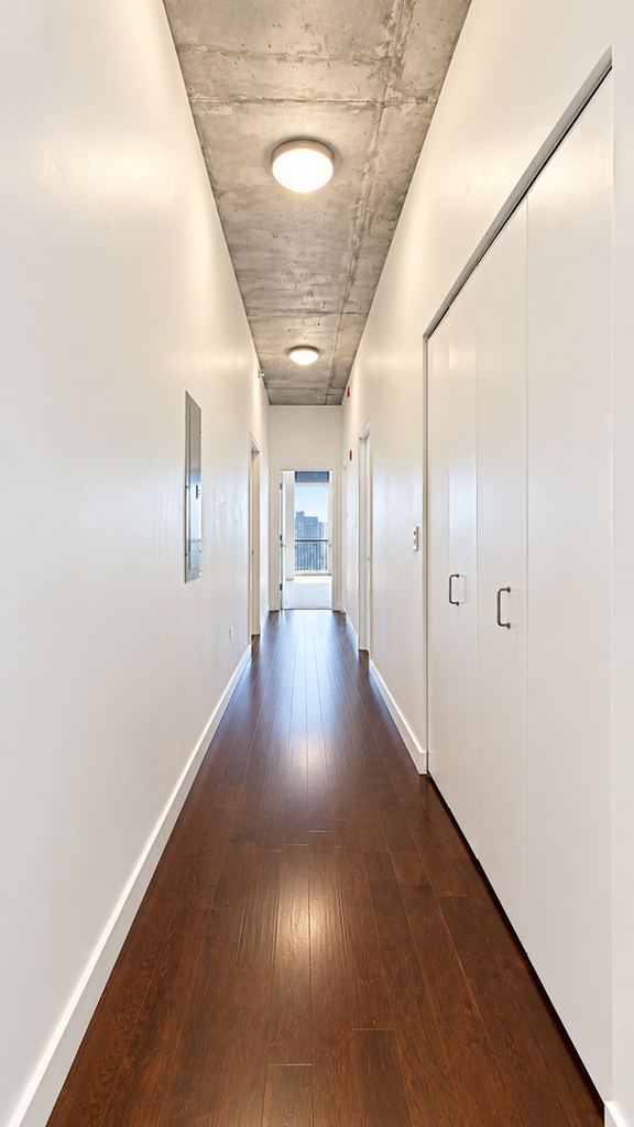 235 W Van Buren Street - Photo 3
