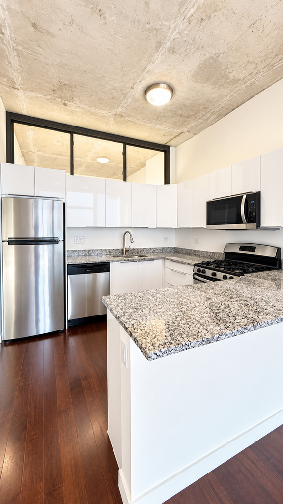 235 W Van Buren Street - Photo 10
