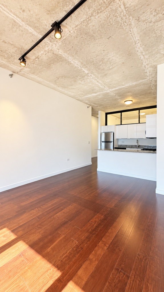 235 W Van Buren Street - Photo 7